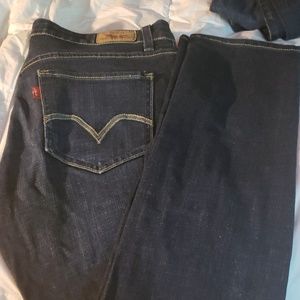 Mid rise Skinny Levis jeans size 8 s/c